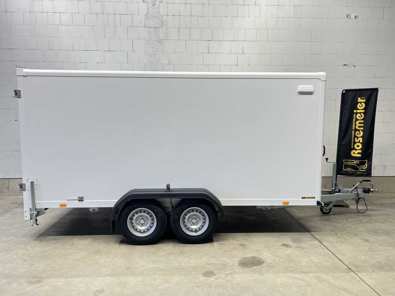 BLYSS FS2740/180HTL Kofferanhänger - Prikolica sa zatvorenim sandukom: slika 2 BLYSS FS2740/180HTL Kofferanhänger - Prikolica sa zatvorenim sandukom: slika 2