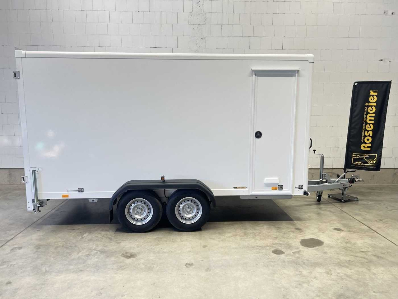 BLYSS FS2740/200HTL Seitentür Kofferanhänger - Prikolica sa zatvorenim sandukom: slika 2 BLYSS FS2740/200HTL Seitentür Kofferanhänger - Prikolica sa zatvorenim sandukom: slika 2