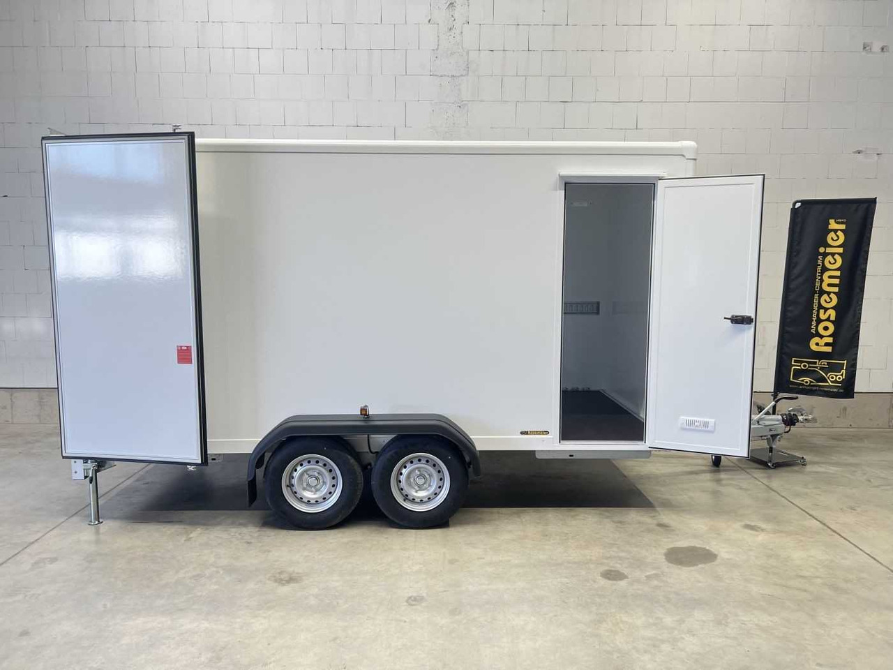 BLYSS FS2740/200HTL Seitentür Kofferanhänger - Prikolica sa zatvorenim sandukom: slika 1 BLYSS FS2740/200HTL Seitentür Kofferanhänger - Prikolica sa zatvorenim sandukom: slika 1