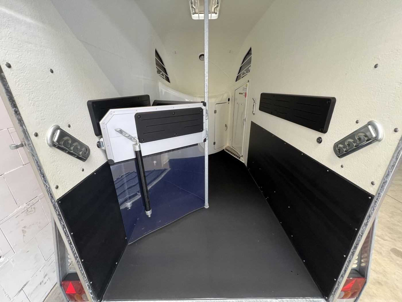 Novu Prikolica za konje BOECKMANN Master 21 WCF MPT Sonder Pferdeanhänger: slika 11