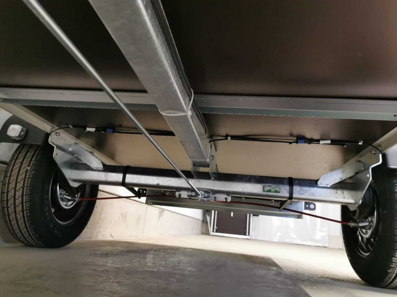 Novu Prikolica za automobil BOECKMANN TL-AL 2513/135 Eco XXL Plane Kastenanhänger gebr: slika 24 Novu Prikolica za automobil BOECKMANN TL-AL 2513/135 Eco XXL Plane Kastenanhänger gebr: slika 24