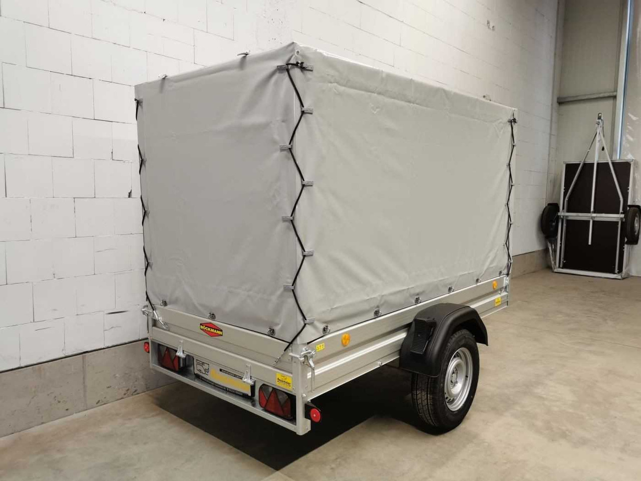 Novu Prikolica za automobil BOECKMANN TL-AL 2513/135 Eco XXL Plane Kastenanhänger gebr: slika 25 Novu Prikolica za automobil BOECKMANN TL-AL 2513/135 Eco XXL Plane Kastenanhänger gebr: slika 25