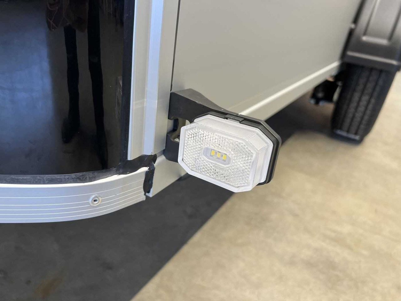 Novu Prikolica sa zatvorenim sandukom CHEVAL LIBERTE DEBON C700 Roadster ALF Kofferanhänger: slika 25 Novu Prikolica sa zatvorenim sandukom CHEVAL LIBERTE DEBON C700 Roadster ALF Kofferanhänger: slika 25