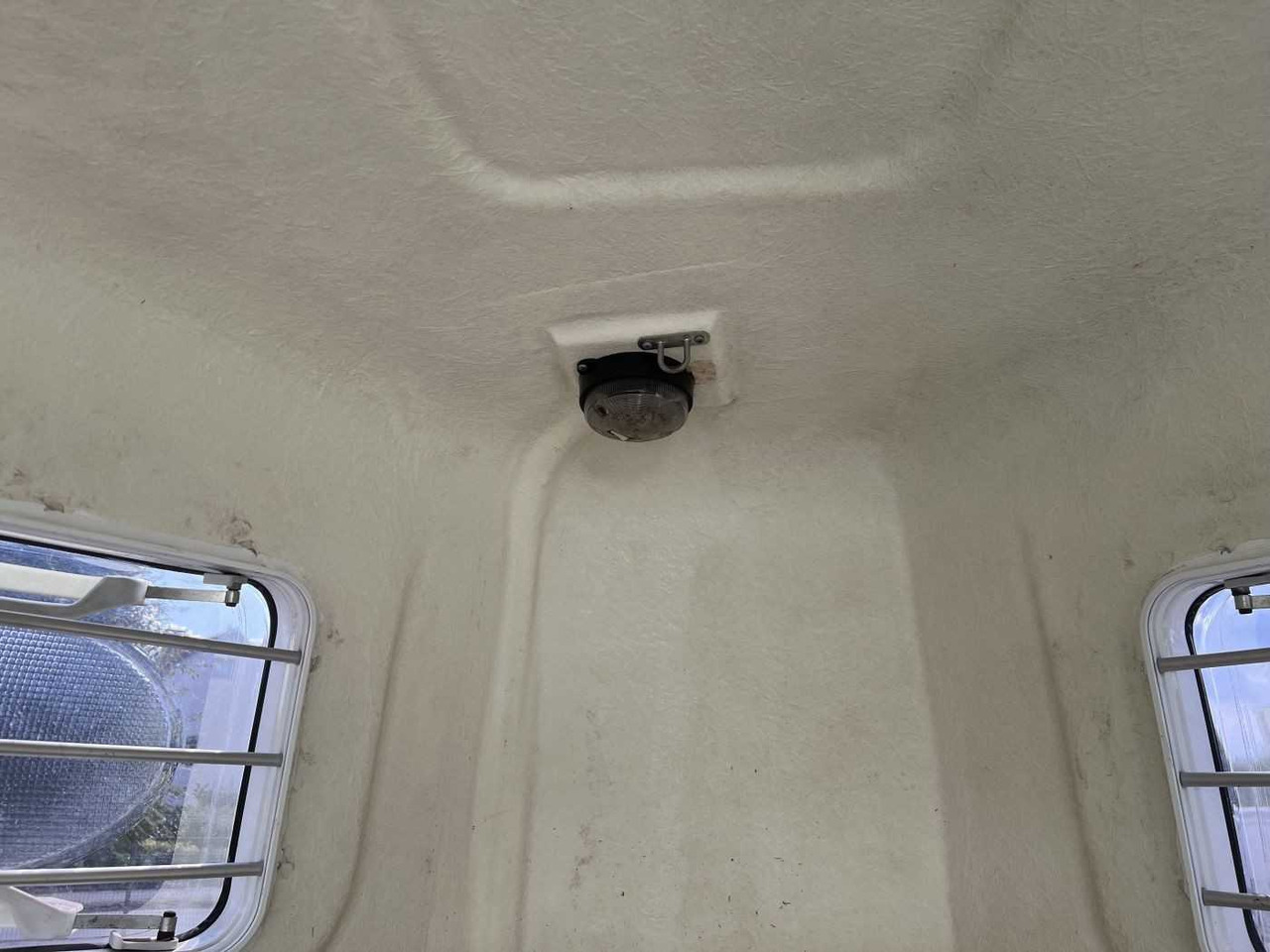 Lizing HUMBAUR HP 2000 Pferdeanhänger HUMBAUR HP 2000 Pferdeanhänger: slika 19 Lizing HUMBAUR HP 2000 Pferdeanhänger HUMBAUR HP 2000 Pferdeanhänger: slika 19