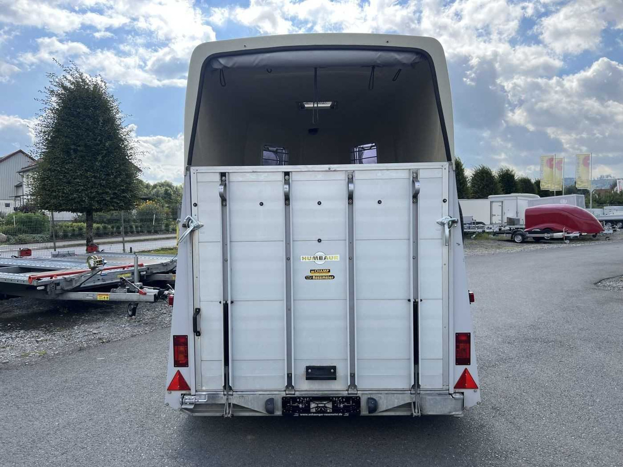 Lizing HUMBAUR HP 2000 Pferdeanhänger HUMBAUR HP 2000 Pferdeanhänger: slika 30 Lizing HUMBAUR HP 2000 Pferdeanhänger HUMBAUR HP 2000 Pferdeanhänger: slika 30