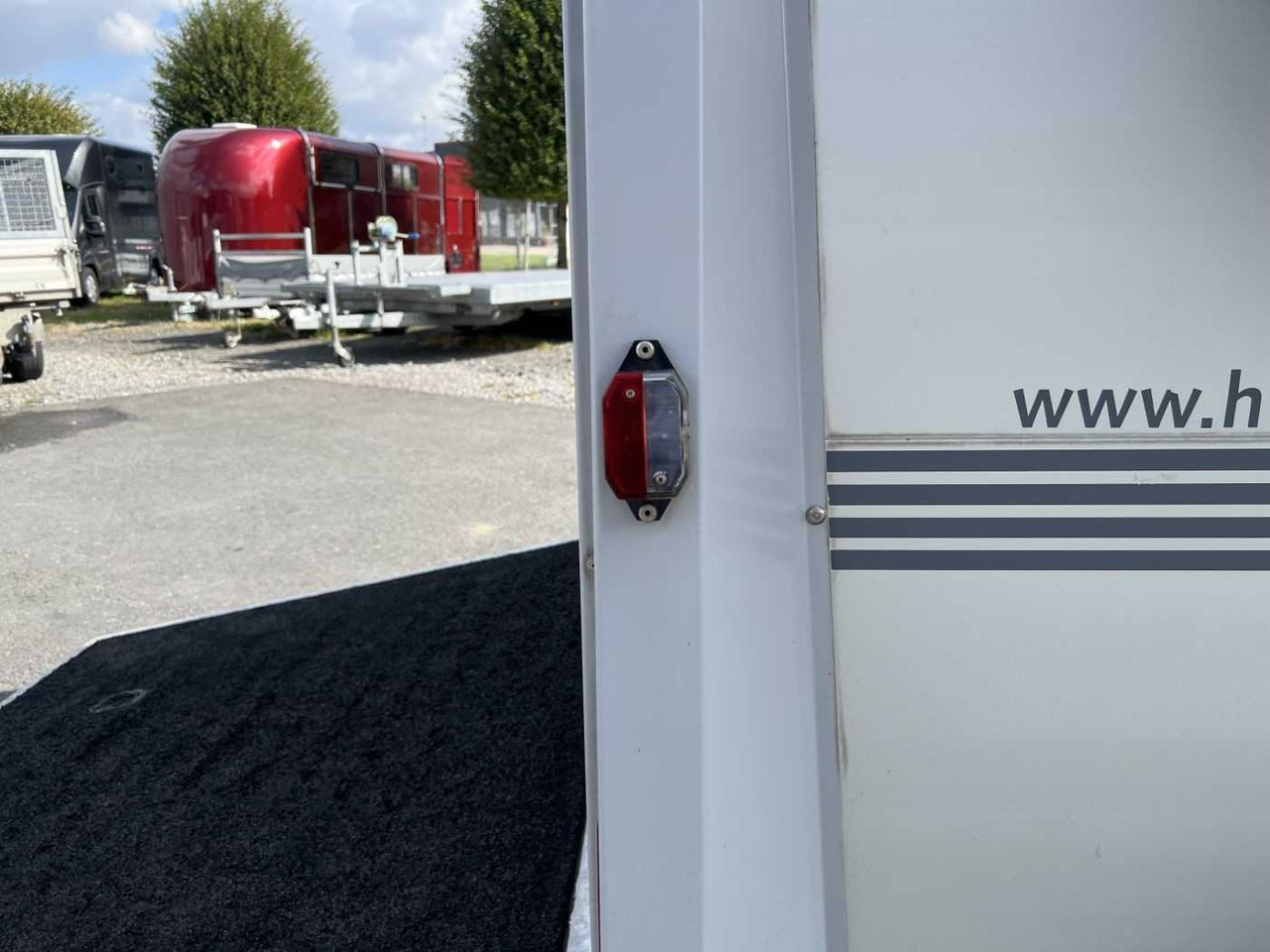 Lizing HUMBAUR HP 2000 Pferdeanhänger HUMBAUR HP 2000 Pferdeanhänger: slika 28 Lizing HUMBAUR HP 2000 Pferdeanhänger HUMBAUR HP 2000 Pferdeanhänger: slika 28