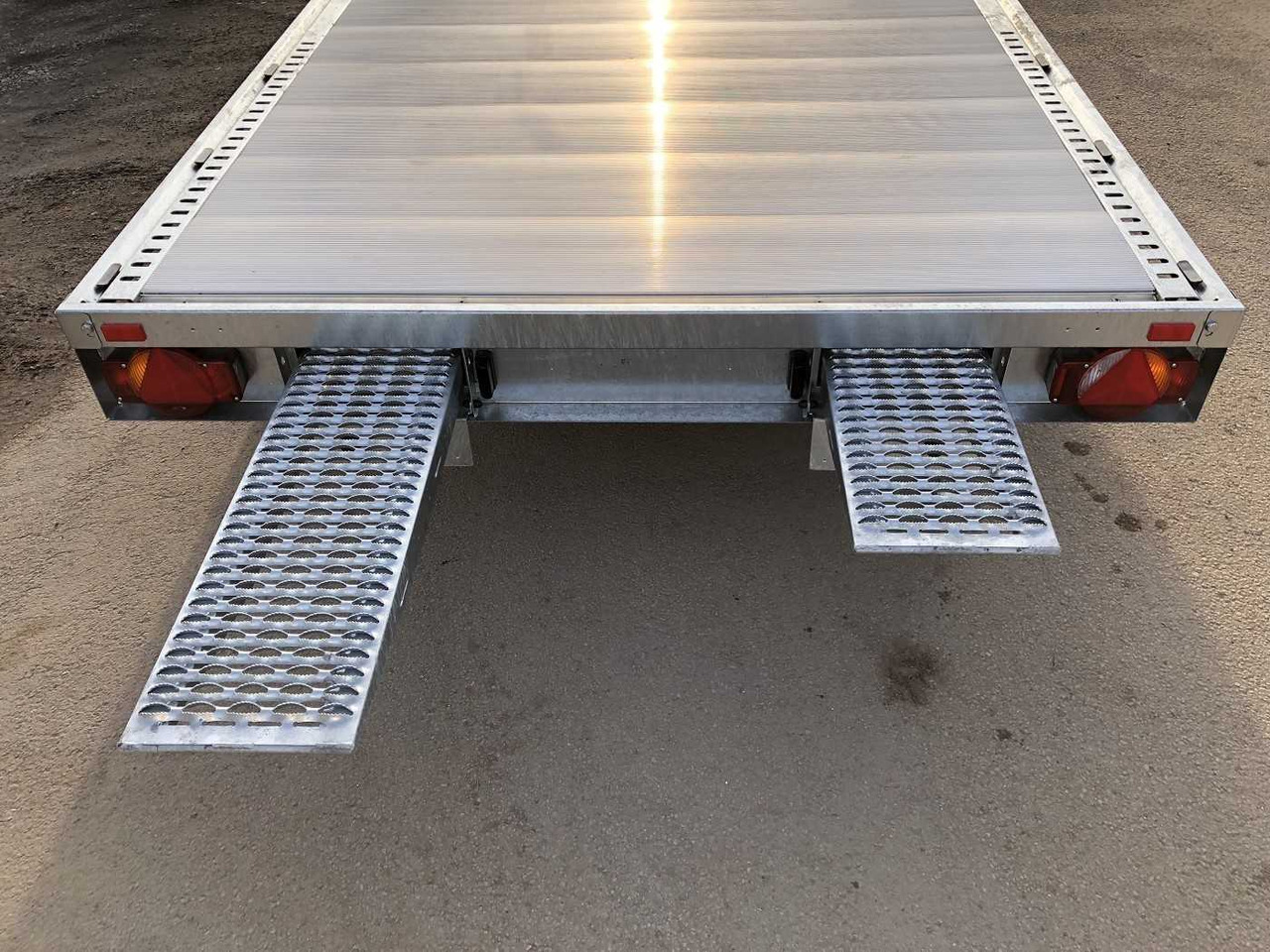 HUMBAUR Universal 3500 Aluboden Universaltransporter - Prikolica za prevoz automobila: slika 5 HUMBAUR Universal 3500 Aluboden Universaltransporter - Prikolica za prevoz automobila: slika 5