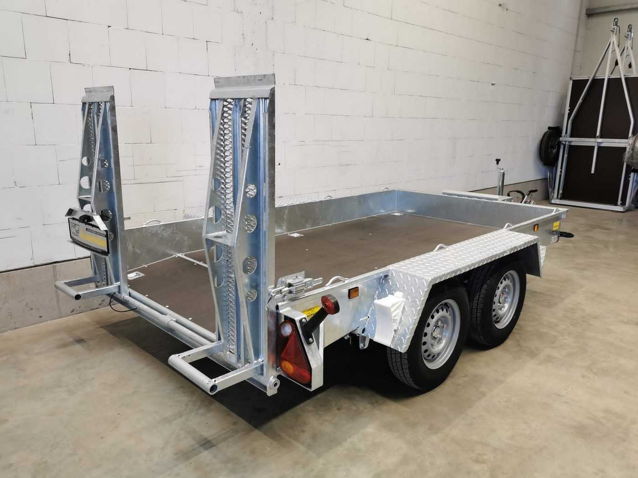 VARIANT 2716 B3 Maschinentransporter - Prikolica: slika 2 VARIANT 2716 B3 Maschinentransporter - Prikolica: slika 2