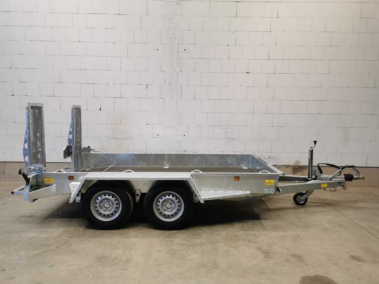 VARIANT 2716 B3 Maschinentransporter - Prikolica: slika 1 VARIANT 2716 B3 Maschinentransporter - Prikolica: slika 1