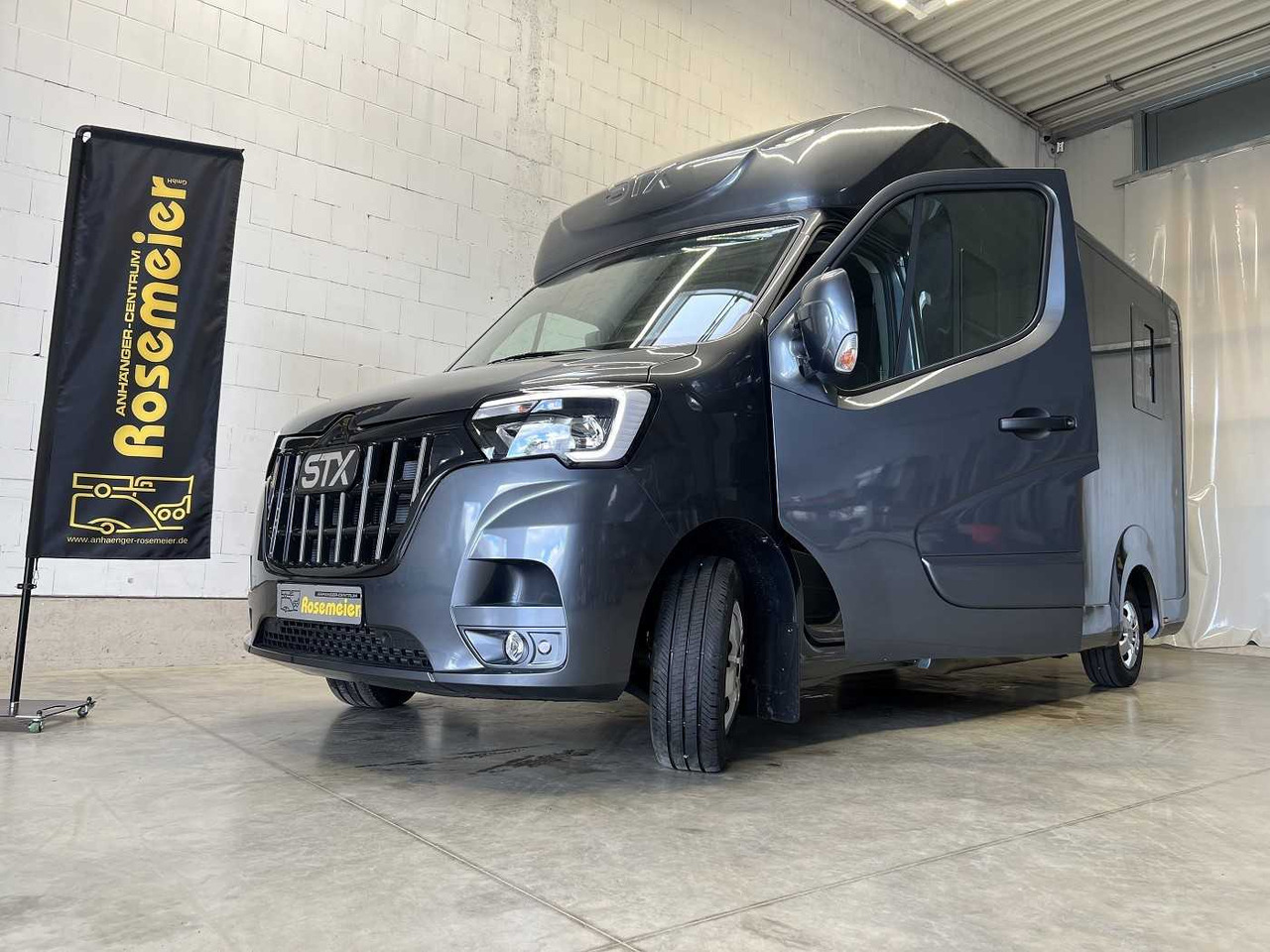 RENAULT Master Haras STX 5-Sitzer LKW - Kamion za prevoz konja, Dostavno vozilo: slika 2 RENAULT Master Haras STX 5-Sitzer LKW - Kamion za prevoz konja, Dostavno vozilo: slika 2