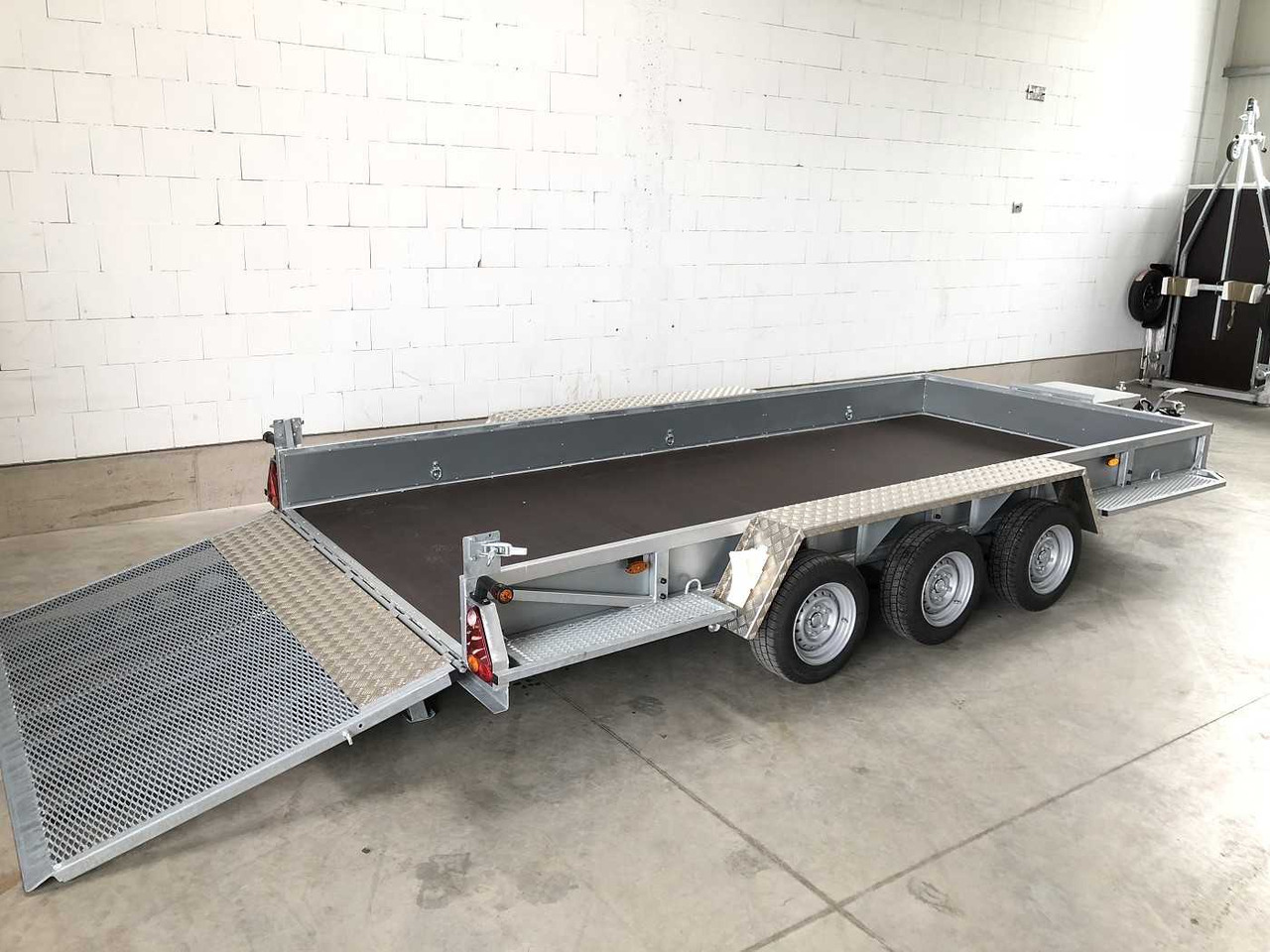 VARIANT 3520 M5 Maschinentransporter - Prikolica za prevoz radnih mašina: slika 3 VARIANT 3520 M5 Maschinentransporter - Prikolica za prevoz radnih mašina: slika 3