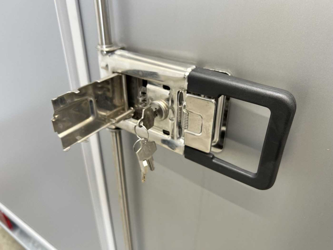 Novu Prikolica sa zatvorenim sandukom VEZEKO TK D 27.40 Flügeltüren+Seitenk Kofferanhänger Promotionanhänger: slika 19