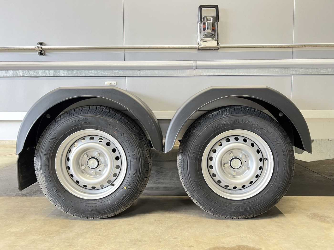 Novu Prikolica sa zatvorenim sandukom VEZEKO TK D 27.40 Flügeltüren+Seitenk Kofferanhänger Promotionanhänger: slika 22