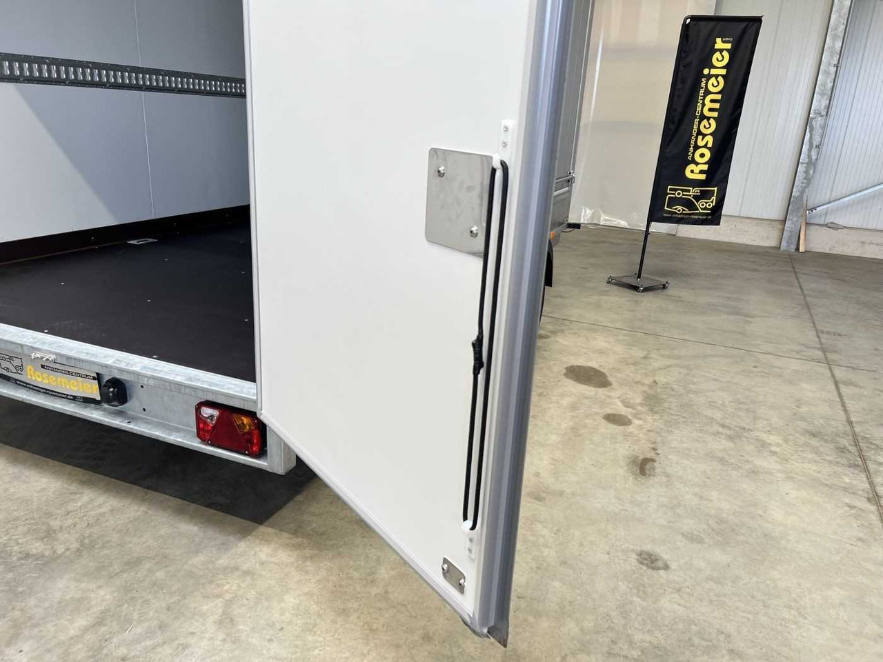 Novu Prikolica sa zatvorenim sandukom VEZEKO TK D 27.40 Flügeltüren+Seitenk Kofferanhänger Promotionanhänger: slika 15