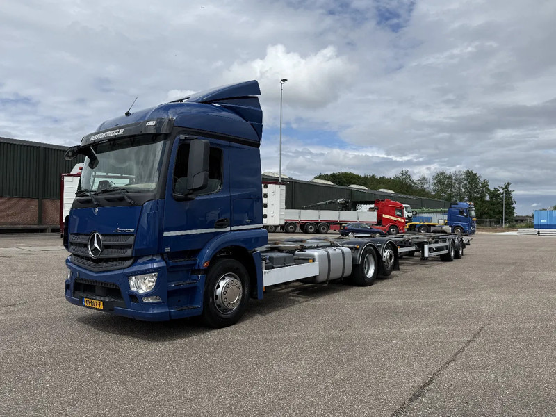 Mercedes-Benz Actros Actros 2736 6X2 BDF Komplett mit 2016 BDF Anhanger Top Zustand - Kamion za prevoz kontejnera/ Kamion sa promenjivim sandukom: slika 2 Mercedes-Benz Actros Actros 2736 6X2 BDF Komplett mit 2016 BDF Anhanger Top Zustand - Kamion za prevoz kontejnera/ Kamion sa promenjivim sandukom: slika 2