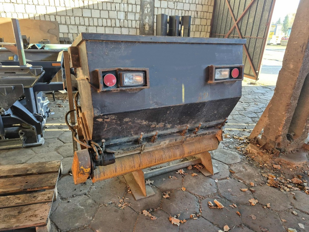 DYNAPAC CC 234HF - Valjak za puteve: slika 4 DYNAPAC CC 234HF - Valjak za puteve: slika 4