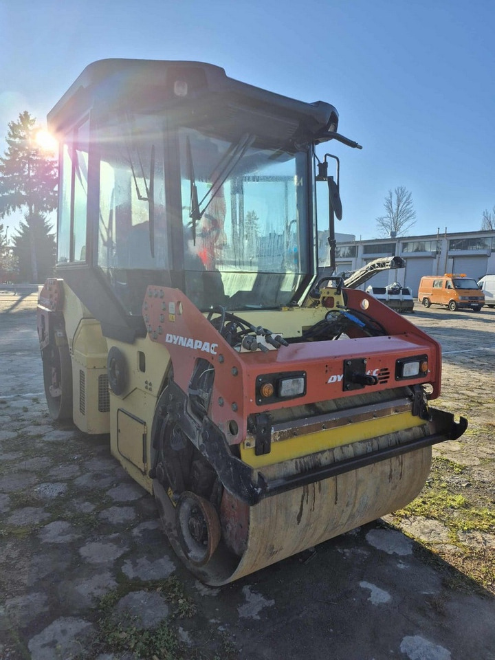 DYNAPAC CC 234HF - Valjak za puteve: slika 2 DYNAPAC CC 234HF - Valjak za puteve: slika 2