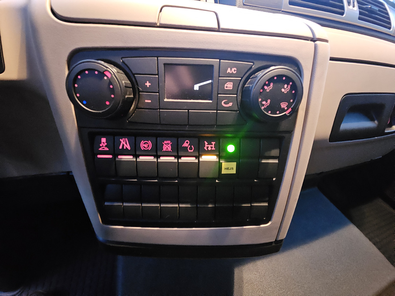 Kamion sa hidrauličnom kukom MAN TGL 12.190 BL: slika 10