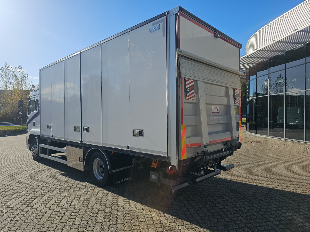 MAN TGM 15.290 - Kamion sa zatvorenim sandukom: slika 3 MAN TGM 15.290 - Kamion sa zatvorenim sandukom: slika 3