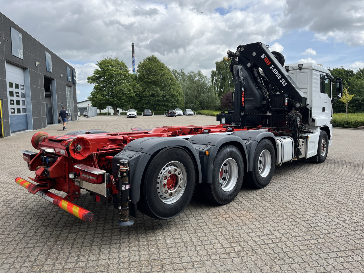 MAN TGS 35.500 8x4 - Kamion za prevoz kontejnera/ Kamion sa promenjivim sandukom, Kamion sa dizalicom: slika 4 MAN TGS 35.500 8x4 - Kamion za prevoz kontejnera/ Kamion sa promenjivim sandukom, Kamion sa dizalicom: slika 4