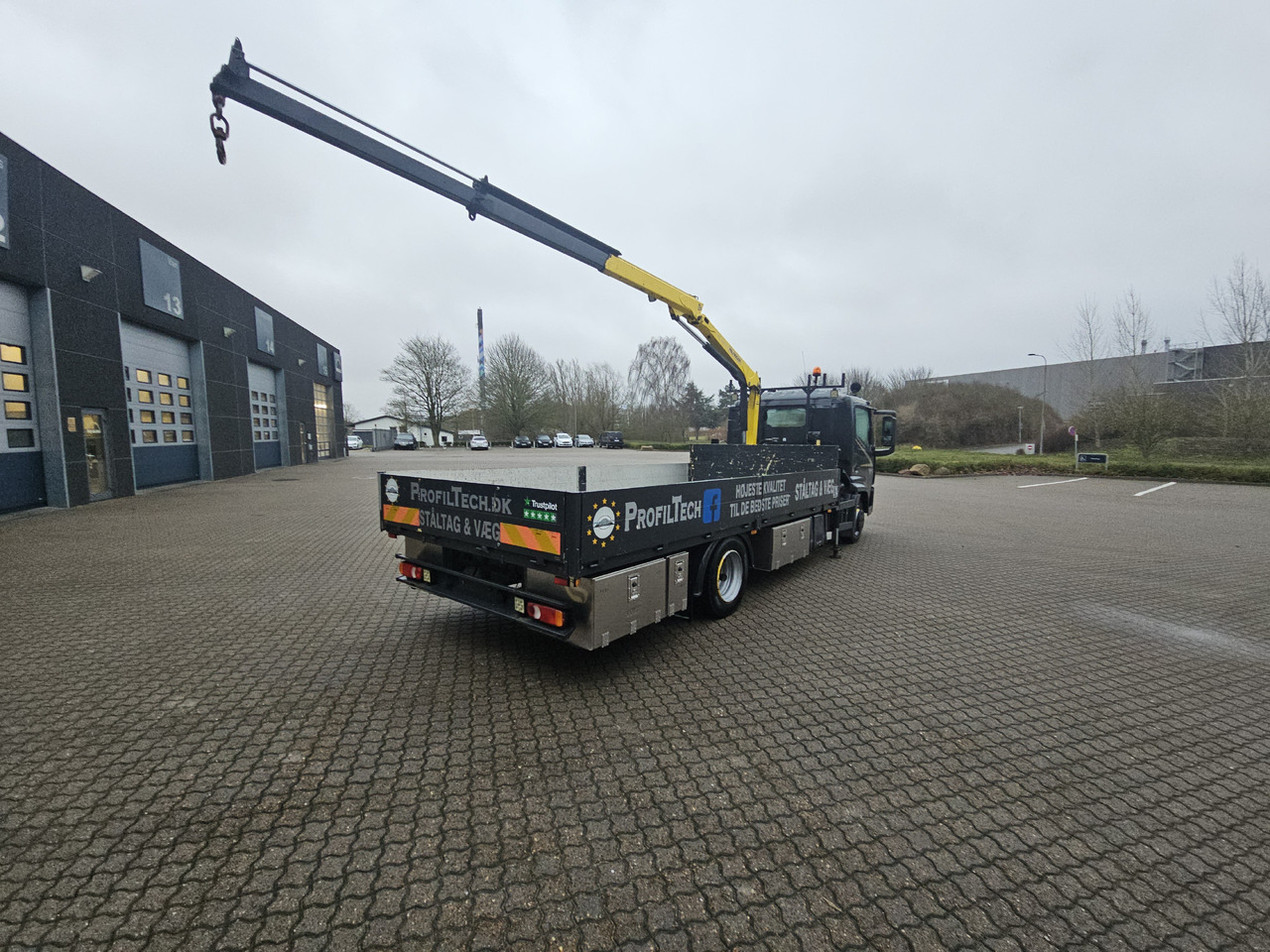Renault D-Serie - Kamion sa tovarnim sandukom, Kamion sa dizalicom: slika 3 Renault D-Serie - Kamion sa tovarnim sandukom, Kamion sa dizalicom: slika 3