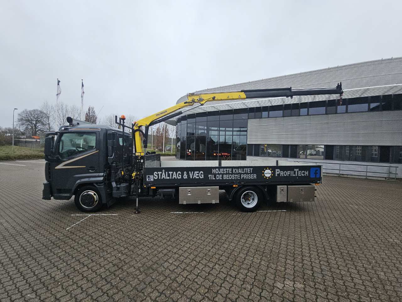 Renault D-Serie - Kamion sa tovarnim sandukom, Kamion sa dizalicom: slika 2 Renault D-Serie - Kamion sa tovarnim sandukom, Kamion sa dizalicom: slika 2