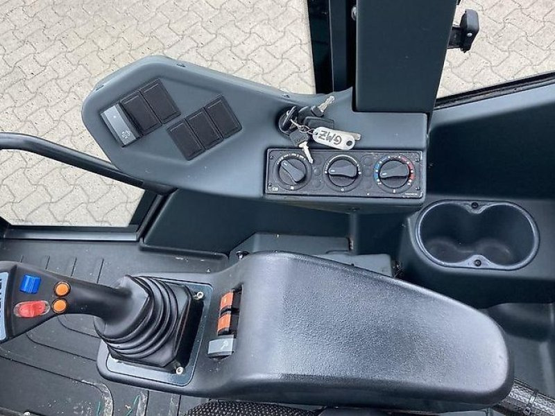 Schäffer 6680T - Teleskopski utovarivač na točkovima: slika 2 Schäffer 6680T - Teleskopski utovarivač na točkovima: slika 2