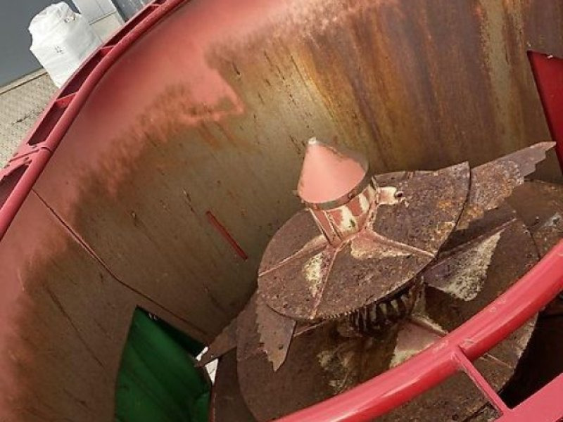 Strautmann Verti-Mix 951 - Prikolica za mešanje stočne hrane: slika 2 Strautmann Verti-Mix 951 - Prikolica za mešanje stočne hrane: slika 2