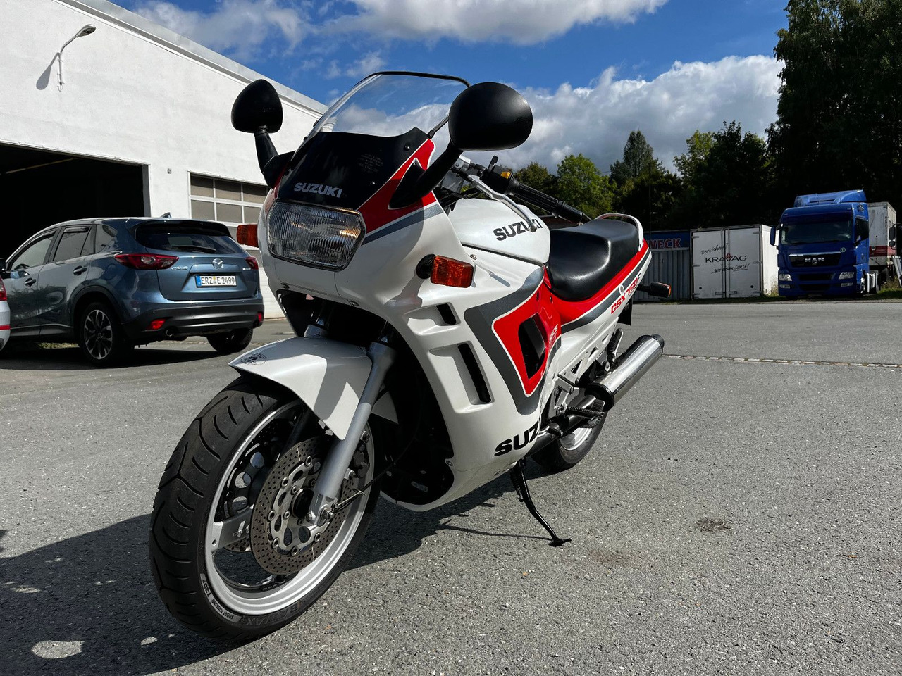 Suzuki GSX 750 - Motocikl: slika 2 Suzuki GSX 750 - Motocikl: slika 2