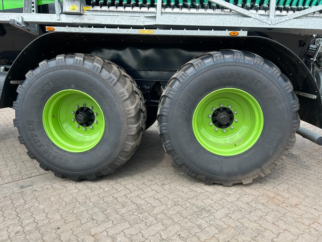 Fliegl VFW 18000 MAXX LINE PLUS - Oprema za đubrenje: slika 3 Fliegl VFW 18000 MAXX LINE PLUS - Oprema za đubrenje: slika 3