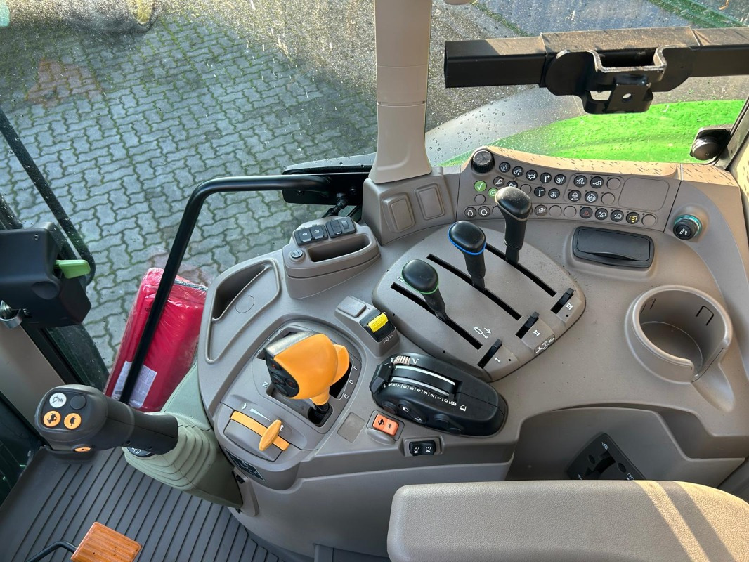 John Deere 6090M **MIETRÜCKLÄUFER** - Traktor: slika 4 John Deere 6090M **MIETRÜCKLÄUFER** - Traktor: slika 4