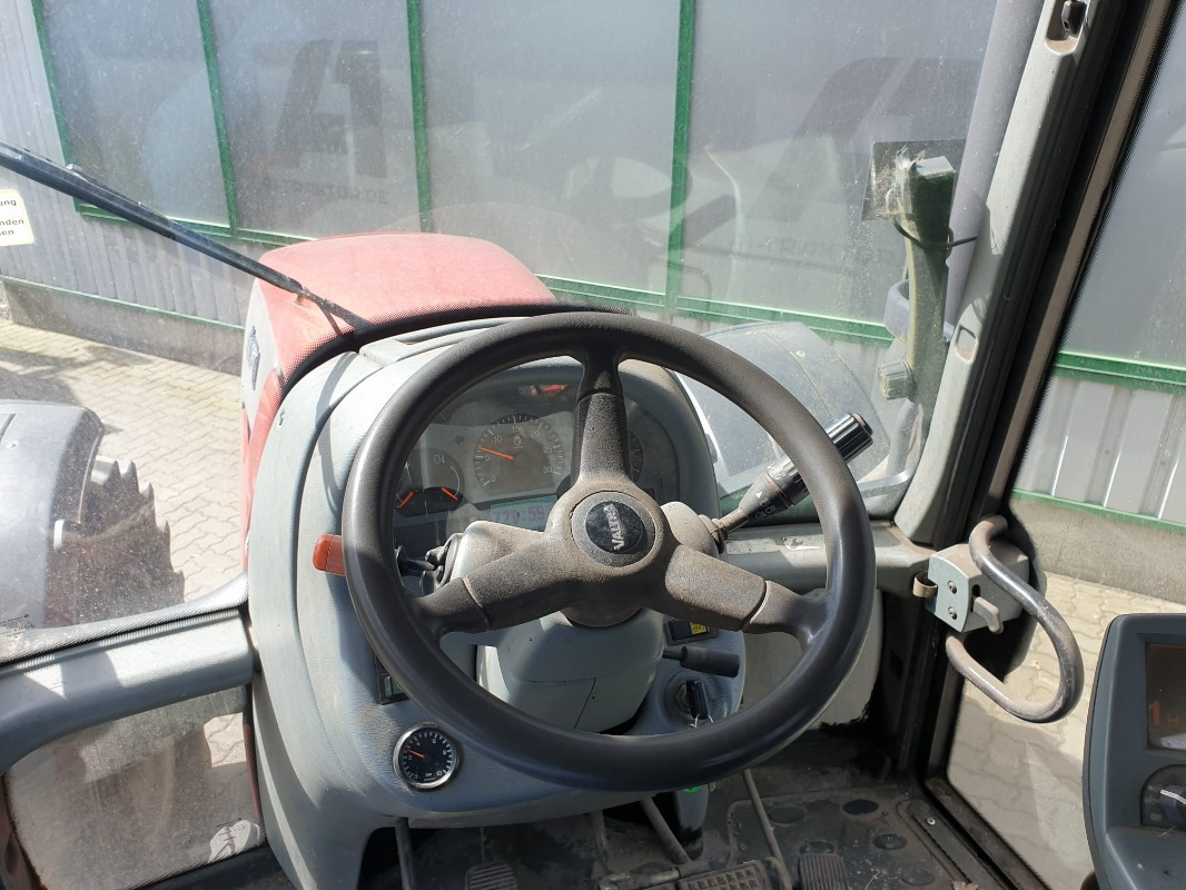 Valtra T151 - Traktor: slika 2 Valtra T151 - Traktor: slika 2