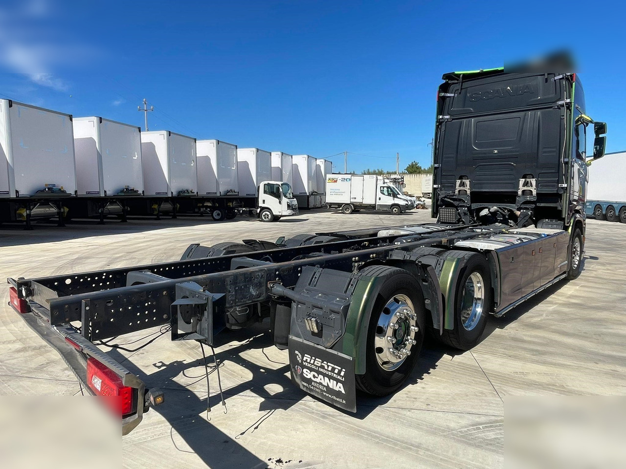 SCANIA S520 - Kamion sa golom šasijom i zatvorenom kabinom: slika 4 SCANIA S520 - Kamion sa golom šasijom i zatvorenom kabinom: slika 4