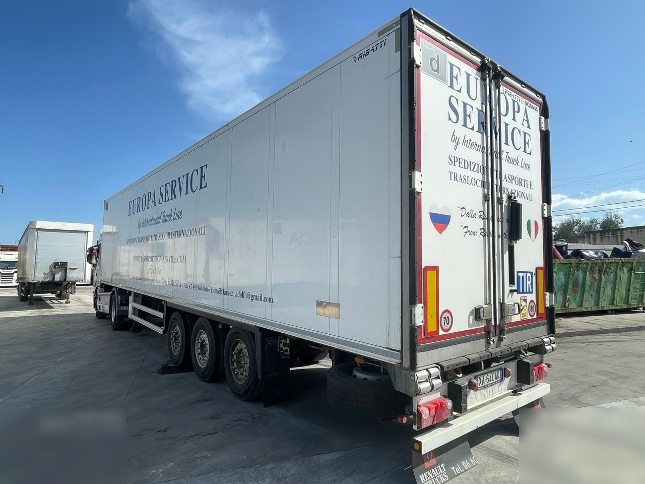 SCHMITZ CARGOBULL  - Poluprikolica hladnjače: slika 2 SCHMITZ CARGOBULL  - Poluprikolica hladnjače: slika 2