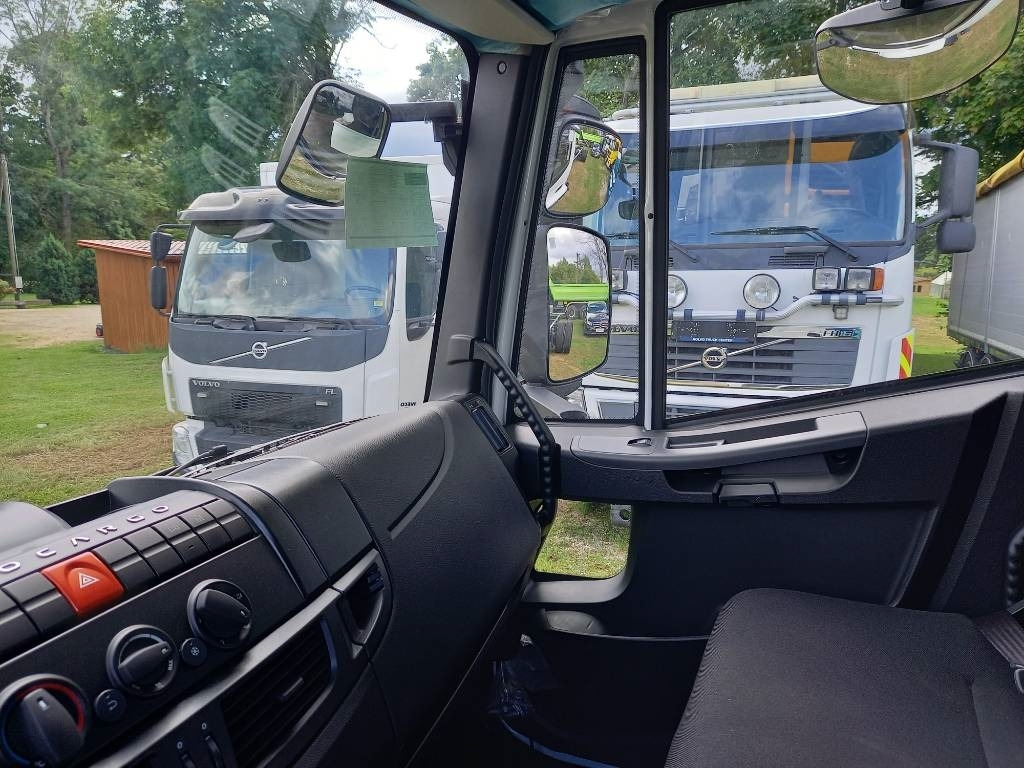 Kamion sa golom šasijom i zatvorenom kabinom Iveco Eurocargo ML180E/FP, NEW, NOT USED: slika 28 Kamion sa golom šasijom i zatvorenom kabinom Iveco Eurocargo ML180E/FP, NEW, NOT USED: slika 28