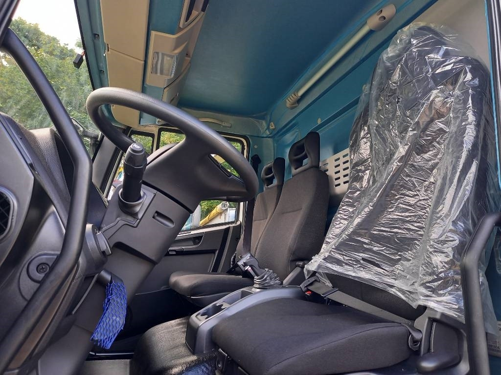 Kamion sa golom šasijom i zatvorenom kabinom Iveco Eurocargo ML180E/FP, NEW, NOT USED: slika 33 Kamion sa golom šasijom i zatvorenom kabinom Iveco Eurocargo ML180E/FP, NEW, NOT USED: slika 33