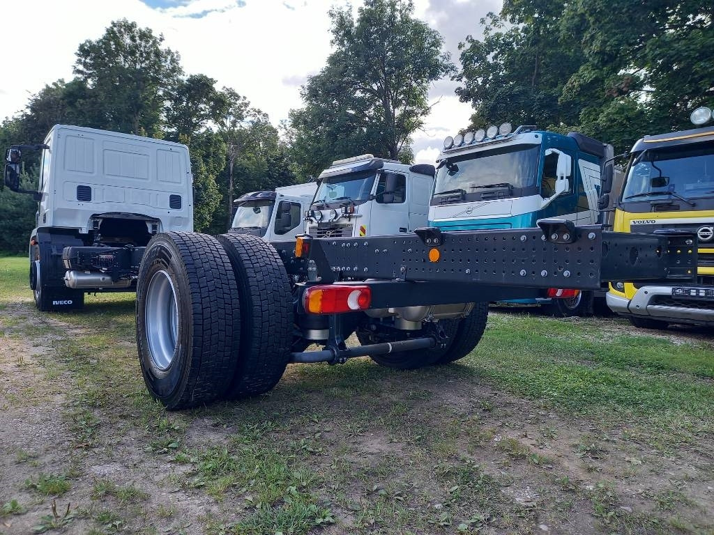 Kamion sa golom šasijom i zatvorenom kabinom Iveco Eurocargo ML180E/FP, NEW, NOT USED: slika 17 Kamion sa golom šasijom i zatvorenom kabinom Iveco Eurocargo ML180E/FP, NEW, NOT USED: slika 17