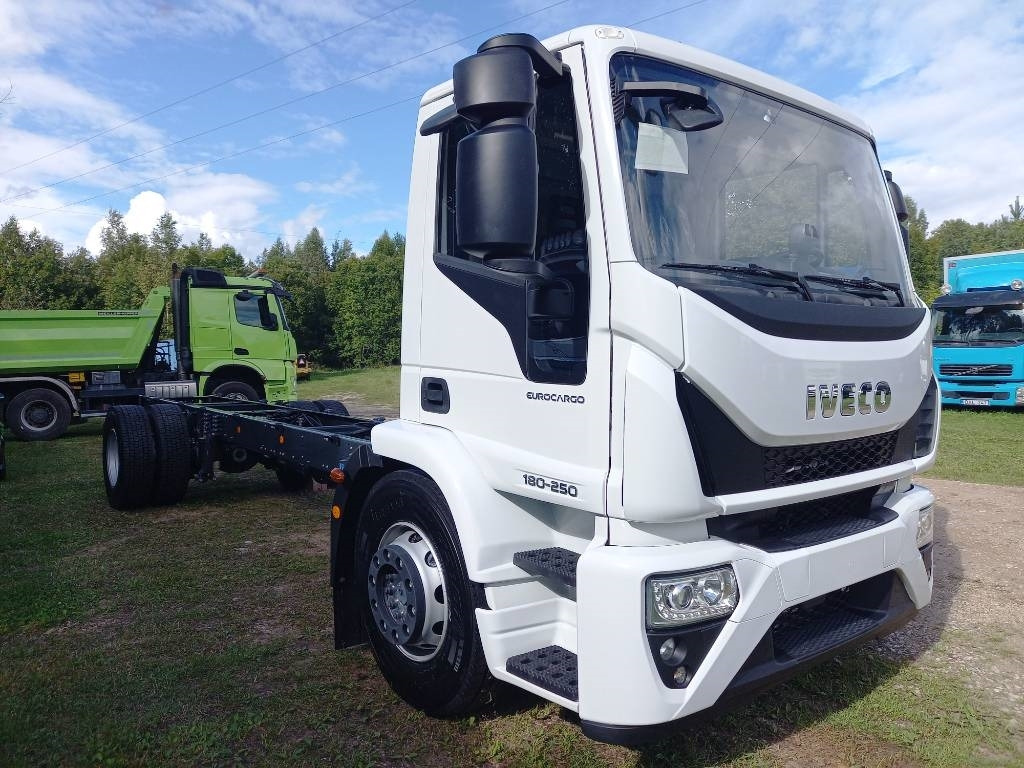 Kamion sa golom šasijom i zatvorenom kabinom Iveco Eurocargo ML180E/FP, NEW, NOT USED: slika 8 Kamion sa golom šasijom i zatvorenom kabinom Iveco Eurocargo ML180E/FP, NEW, NOT USED: slika 8
