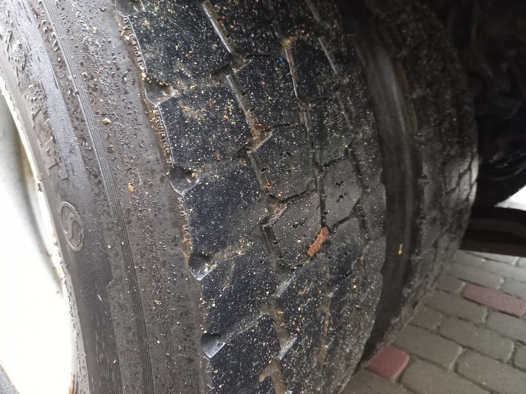 Kamion sa zatvorenim sandukom Volvo FE 6x2, SIDE OPENING, EURO5: slika 25