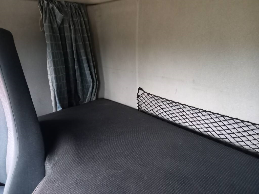 Kamion sa zatvorenim sandukom Volvo FE 6x2, SIDE OPENING, EURO5: slika 26