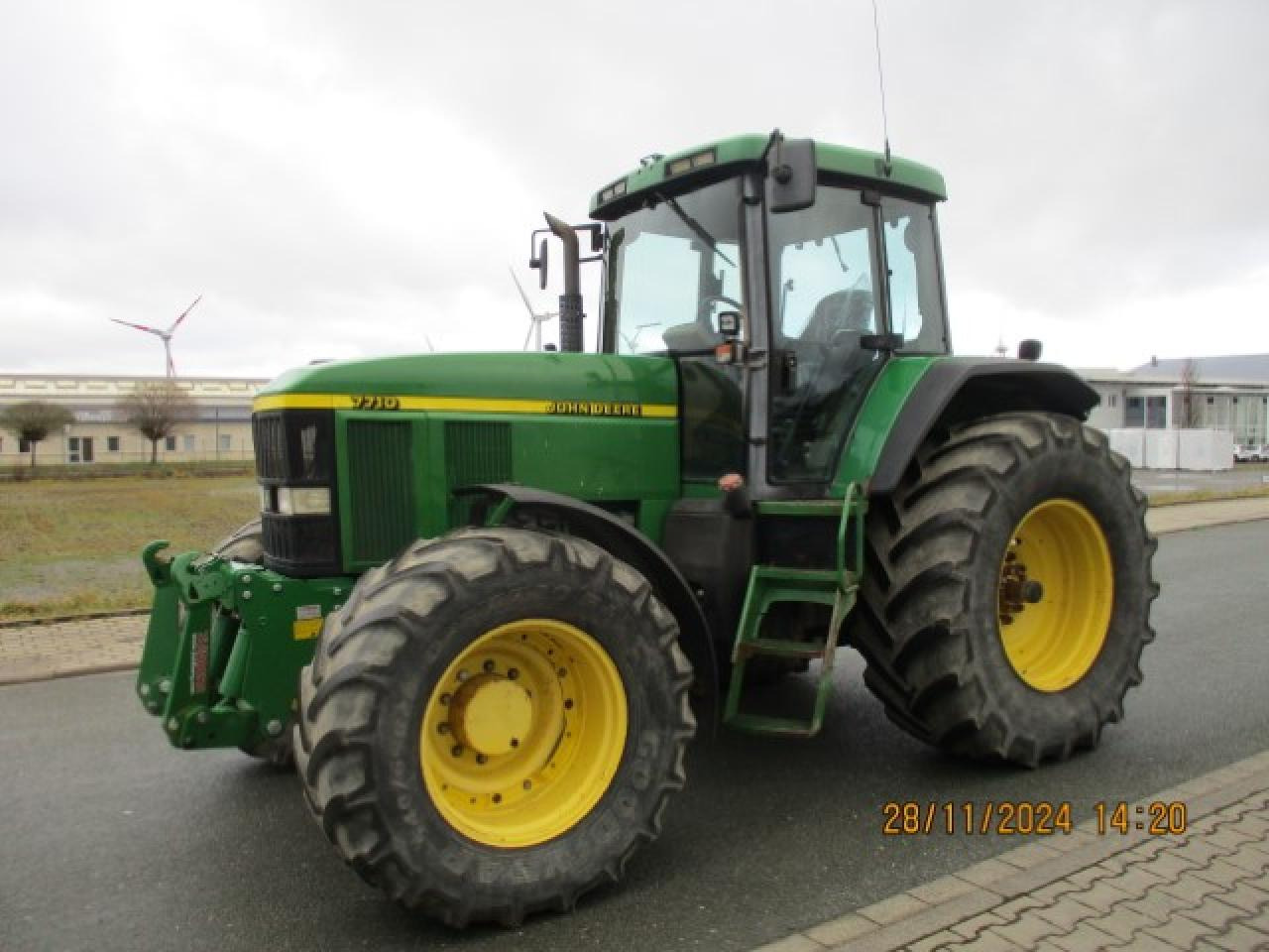 John Deere 7710 TLS Motor Neu - Traktor: slika 1 John Deere 7710 TLS Motor Neu - Traktor: slika 1