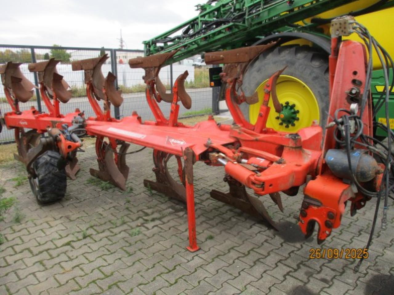 Kuhn Varimaster 152 NSH - Plug: slika 1 Kuhn Varimaster 152 NSH - Plug: slika 1