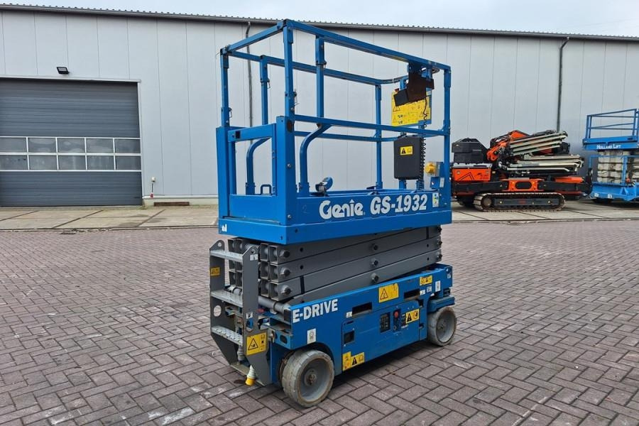 Genie GS1932 E-Drive Several In Stock, 8m Working Height - Lift u obliku makaza: slika 2 Genie GS1932 E-Drive Several In Stock, 8m Working Height - Lift u obliku makaza: slika 2