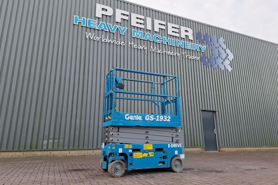 Genie GS1932 E-Drive Several In Stock, 8m Working Height - Lift u obliku makaza: slika 1 Genie GS1932 E-Drive Several In Stock, 8m Working Height - Lift u obliku makaza: slika 1