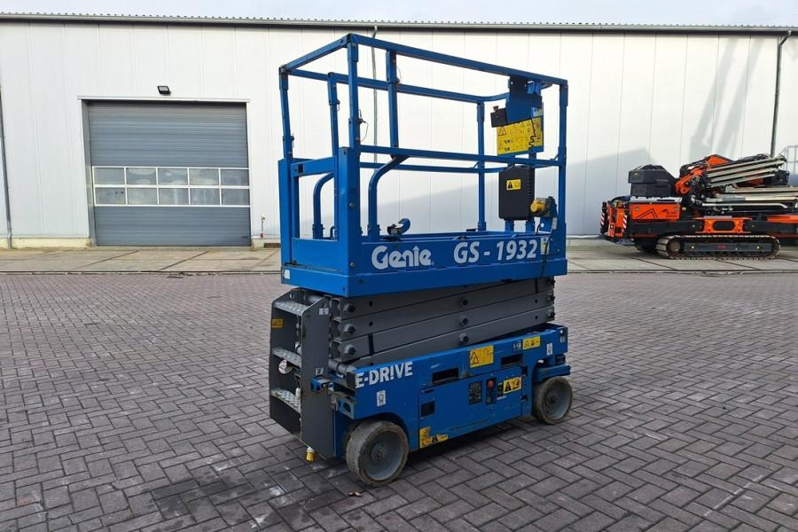 Genie GS1932 E-Drive Several In Stock, 8m Working Height - Lift u obliku makaza: slika 2 Genie GS1932 E-Drive Several In Stock, 8m Working Height - Lift u obliku makaza: slika 2