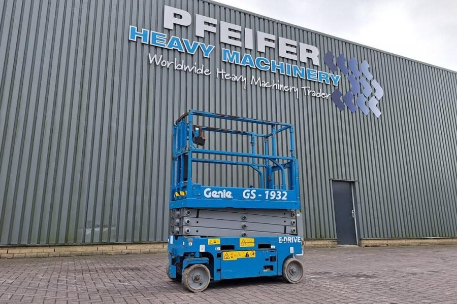 Genie GS1932 E-Drive Several In Stock, 8m Working Height - Lift u obliku makaza: slika 1 Genie GS1932 E-Drive Several In Stock, 8m Working Height - Lift u obliku makaza: slika 1