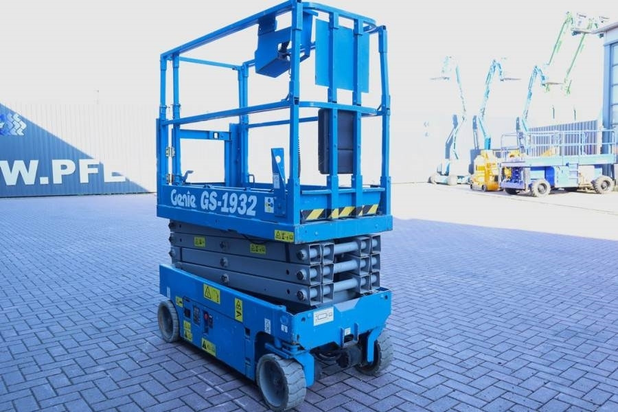 Lift u obliku makaza Genie GS1932 Electric, Working Height 7.8 m, 227kg Capac: slika 8