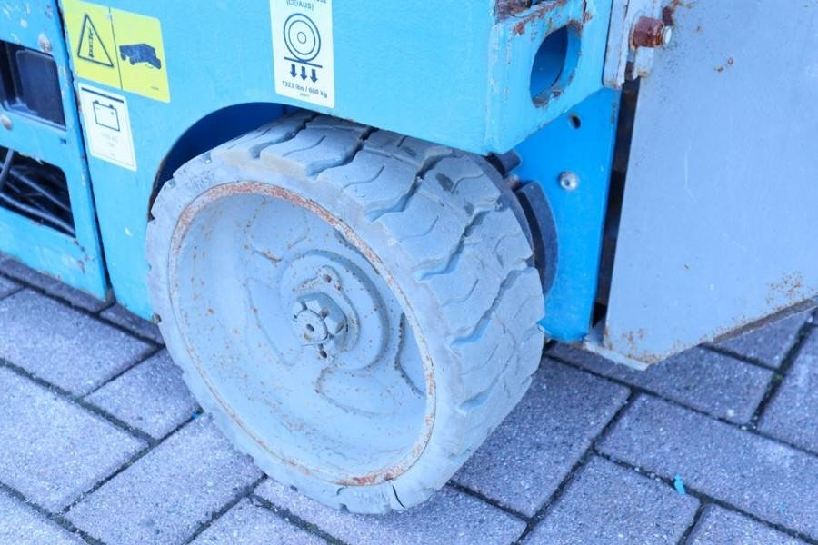 Lift u obliku makaza Genie GS1932 Electric, Working Height 7.8 m, 227kg Capac: slika 10