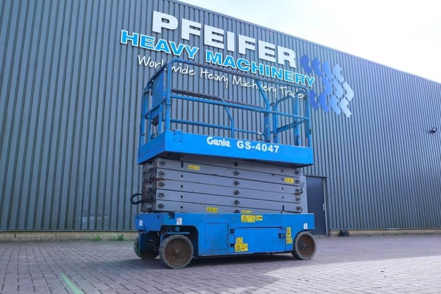 Genie GS4047 Electric, 14m Working Height, 350kg Capacit - Lift u obliku makaza: slika 1 Genie GS4047 Electric, 14m Working Height, 350kg Capacit - Lift u obliku makaza: slika 1