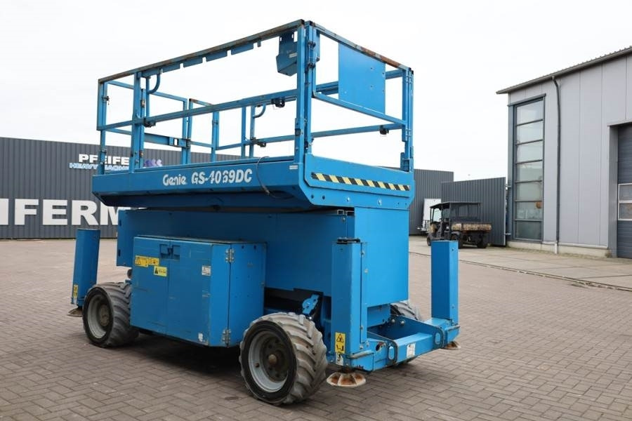 Lift u obliku makaza Genie GS4069 Electric, 14m Working Height, 363kg Capacit: slika 7